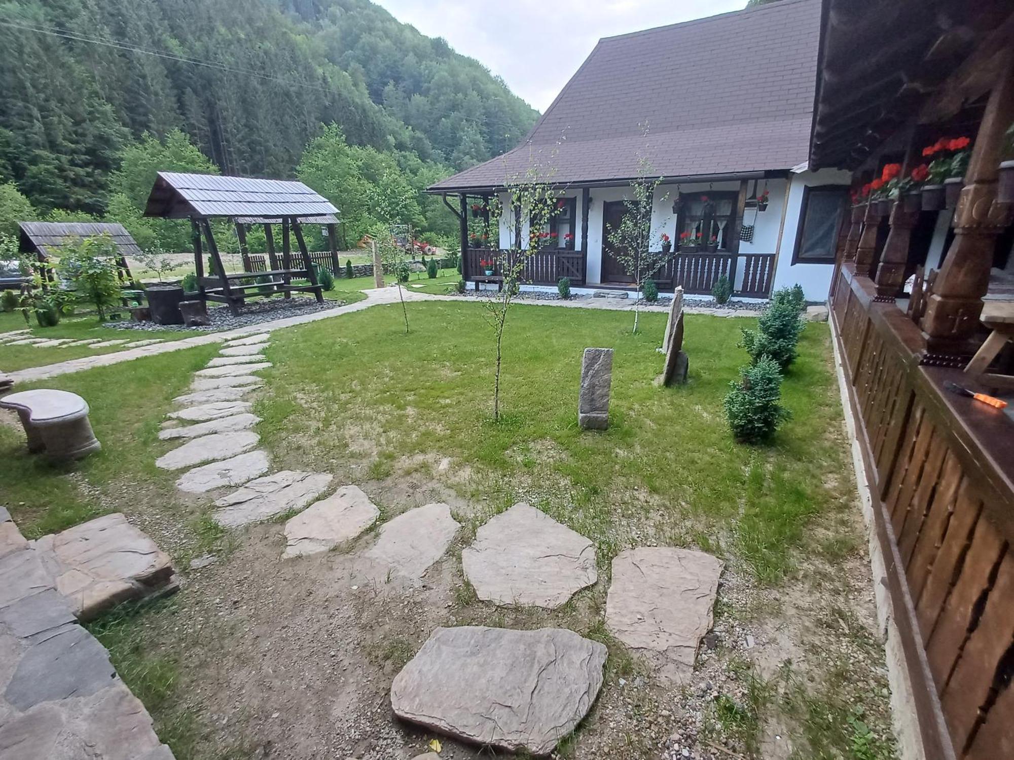 Casuta Din Valea Regilor Villa Gradistea de Munte Exterior photo